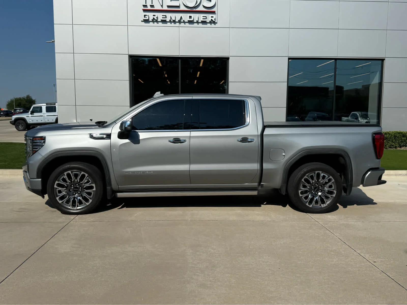 gmc sierra 1500 denali 2024 1GTUUHE82RZ270102 image gmc sierra 1500 denali 2024 1GTUUHE82RZ270102 image